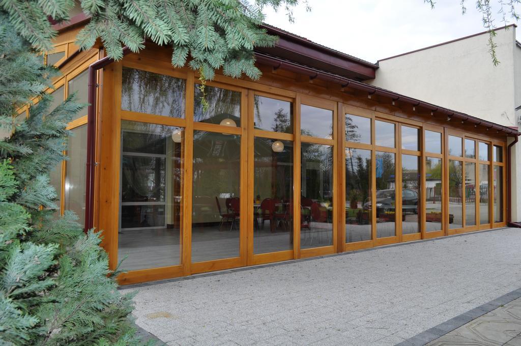 Bankietowa Hotel & Restauracja Ostrów Wielkopolski Exterior foto