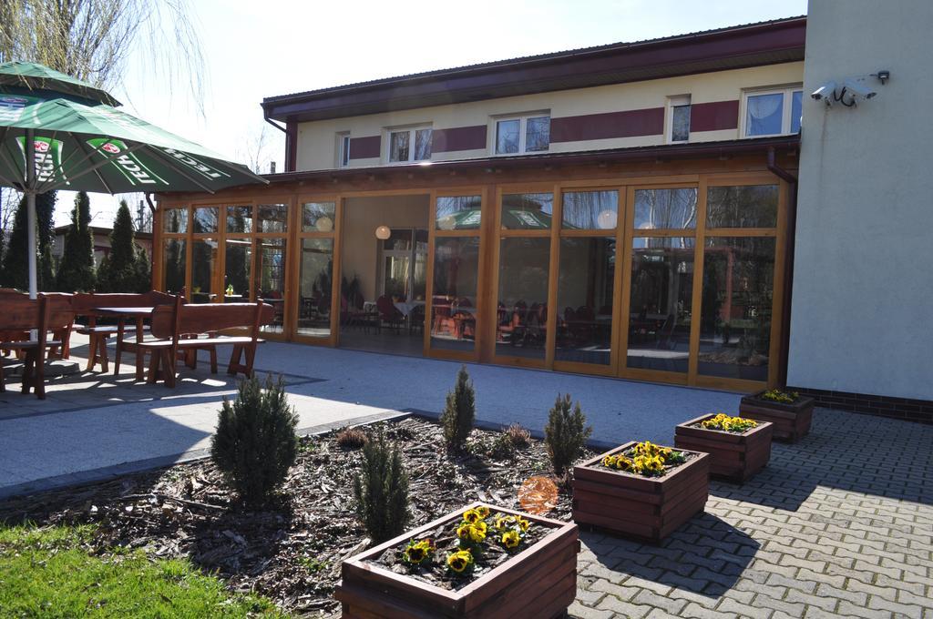 Bankietowa Hotel & Restauracja Ostrów Wielkopolski Exterior foto